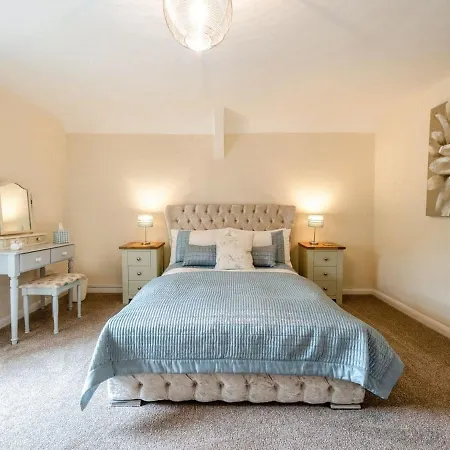 2 Mews Cottage Дом отдыха