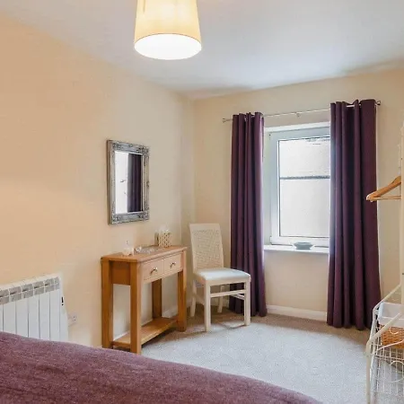 2 Mews Cottage *
